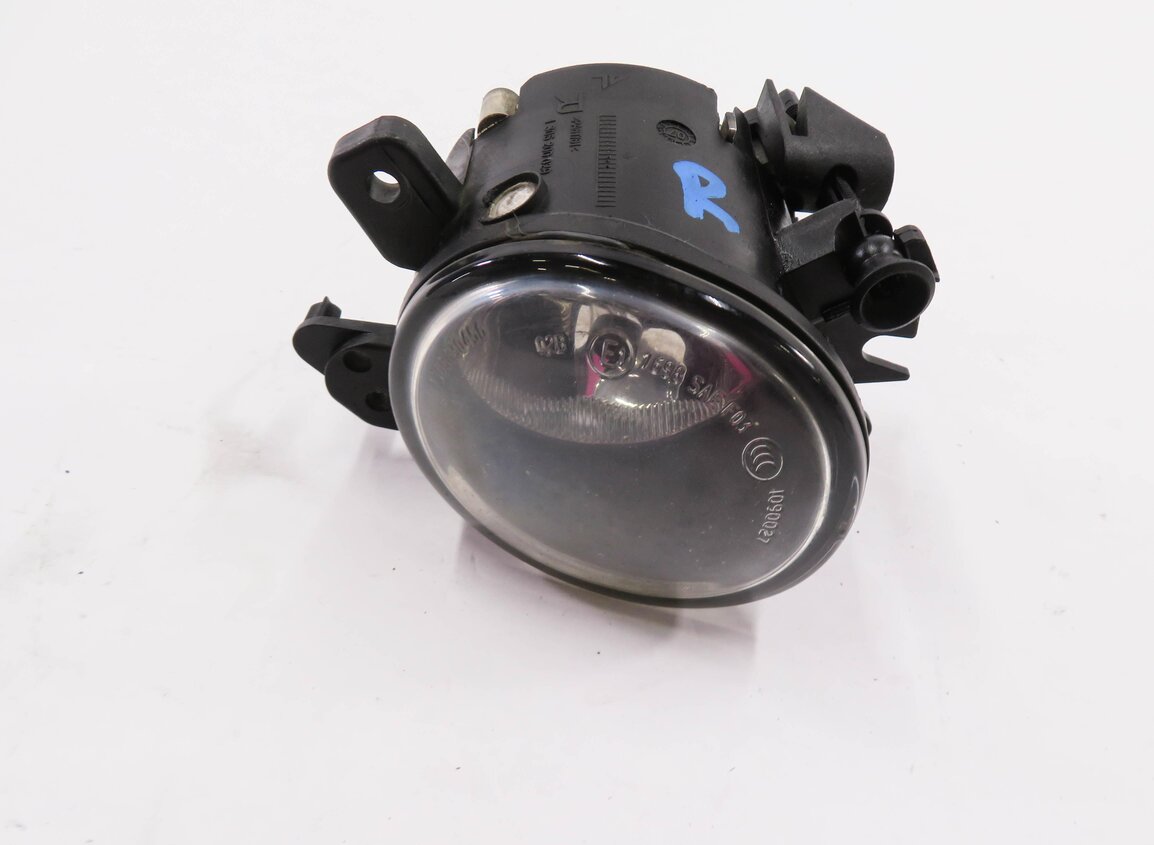 Thumbnail 2: 2006-2013 MERCEDES C300 C350 GL320 GL450 GL550 ML320 ML350 - RIGHT FOGLIGHT LAMP
