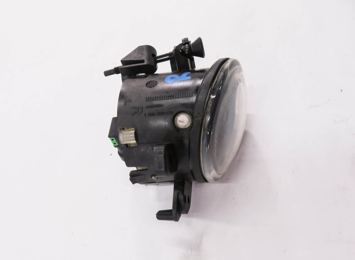 Thumbnail 3: 2006-2013 MERCEDES C300 C350 GL320 GL450 GL550 ML320 ML350 - RIGHT FOGLIGHT LAMP