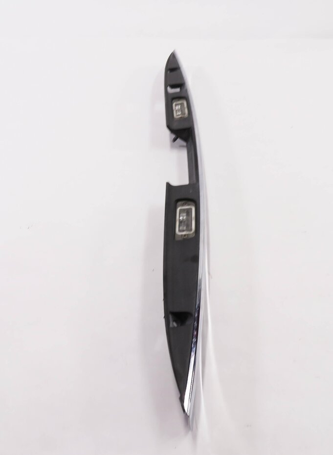 Thumbnail 3: 2008 MERCEDES BENZ GL450 (X164) REAR TRUNK HANDLE PANEL w/ LICENSE PLATE LIGHTS