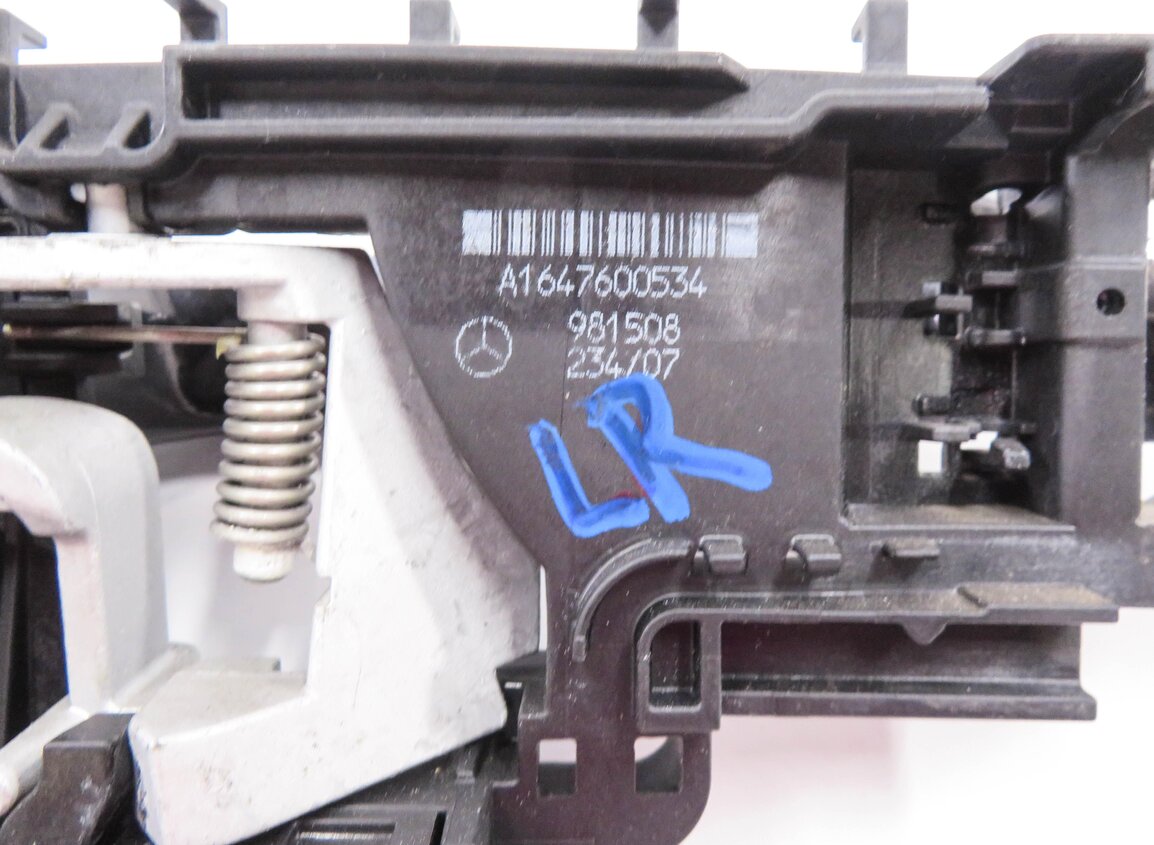 Thumbnail 7: 2008 MERCEDES GL450 (X164) LEFT REAR DOOR KEYLESS DOOR HANDLE (BLACK 040U)