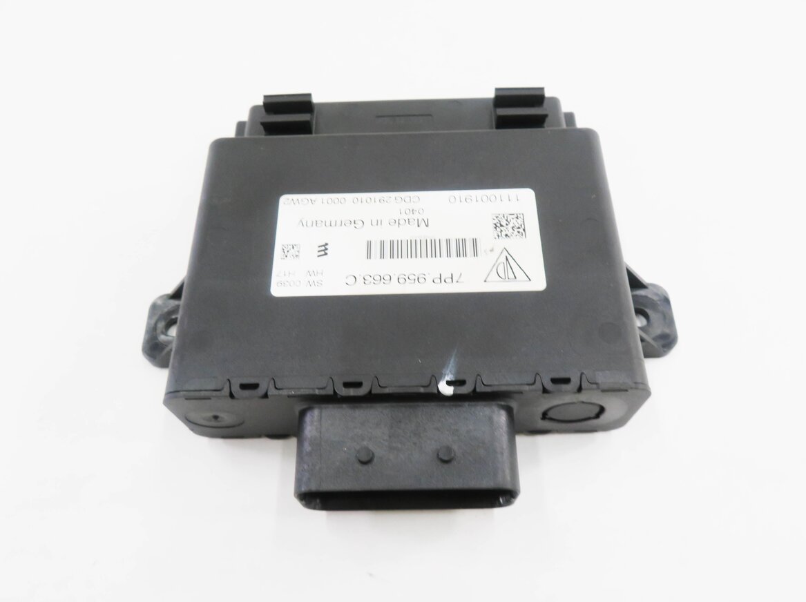 Thumbnail 2: 2011 PORSCHE CAYENNE (958) VOLTAGE CONVERTER CONTROL MODULE