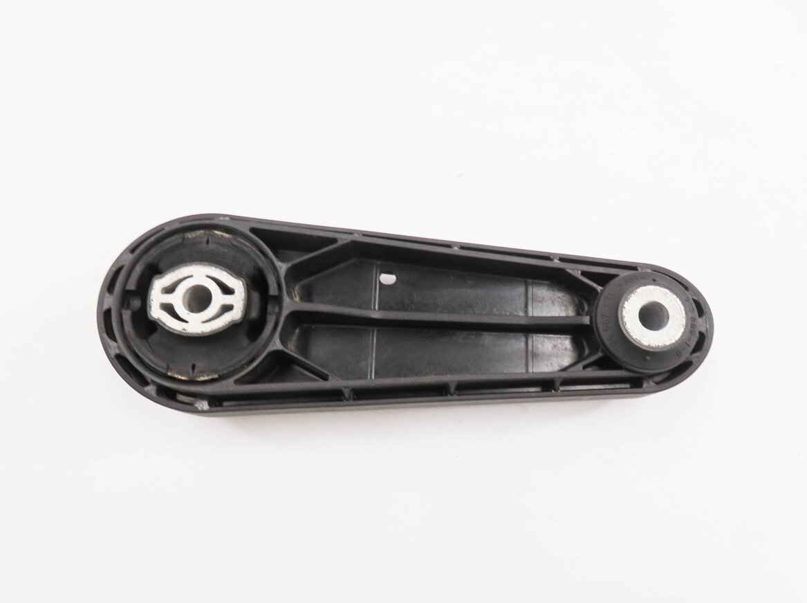Thumbnail 2: 2011 PORSCHE CAYENNE (958) ENGINE TORSION MOUNT BRACKET