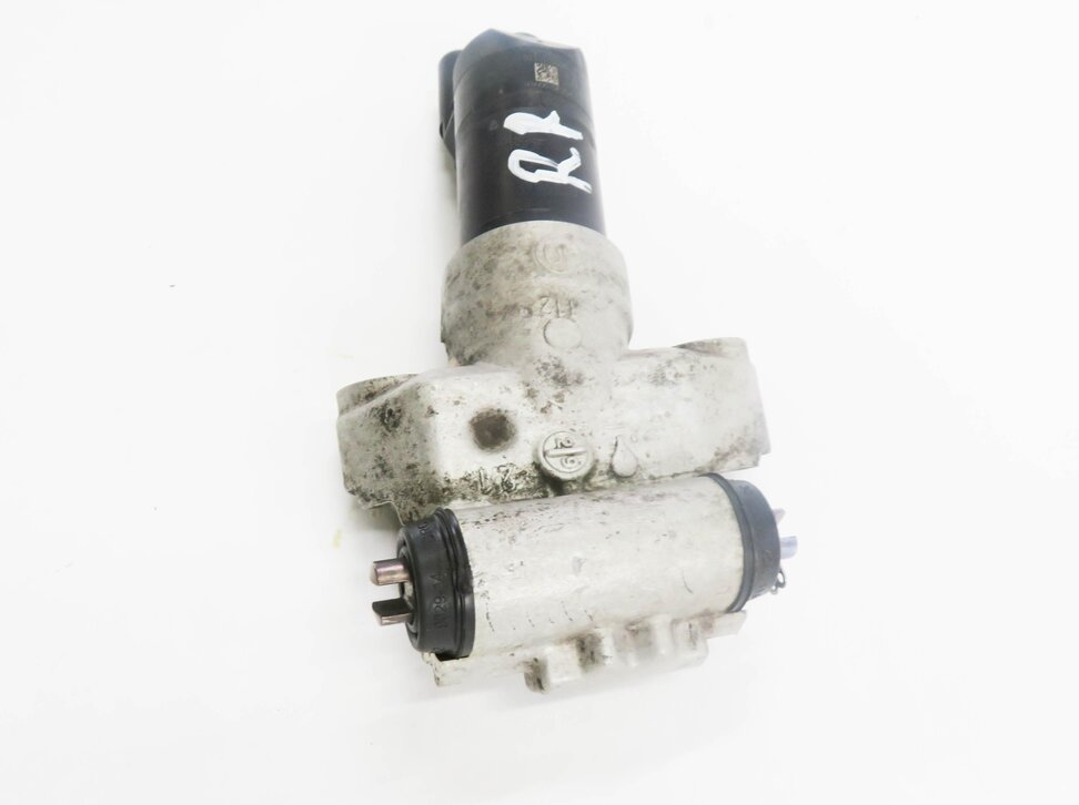 Thumbnail 4: 2011 PORSCHE CAYENNE (958) RIGHT PASSENGER REAR PARKING BRAKE ACTUATOR MOTOR