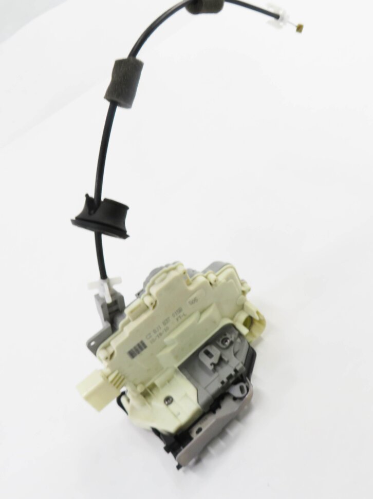 09-18 AUDI / PORSCHE - A4 A5 Q5 S4 TT CAYENNE PANAMERA TOURAEG DRIVER DOOR LATCH