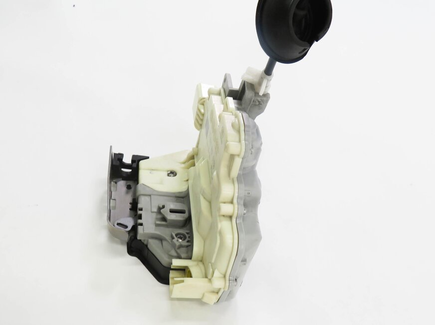 Thumbnail 4: 09-18 AUDI / PORSCHE - A4 A5 Q5 S4 TT CAYENNE PANAMERA TOURAEG DRIVER DOOR LATCH