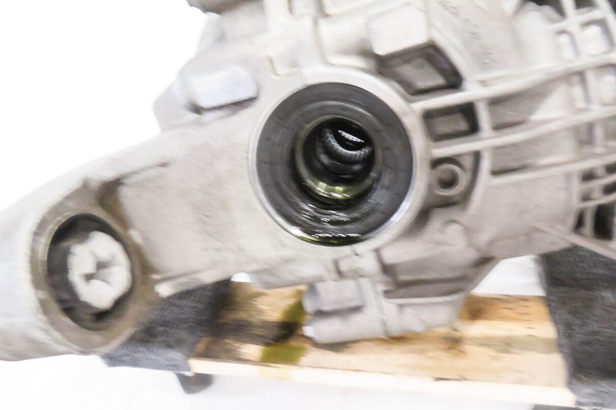 Thumbnail 7: 11-14 PORSCHE CAYENNE (958) 4.8L - REAR DIFFERENTIAL GEAR CARRIER (3.09 RATIO)