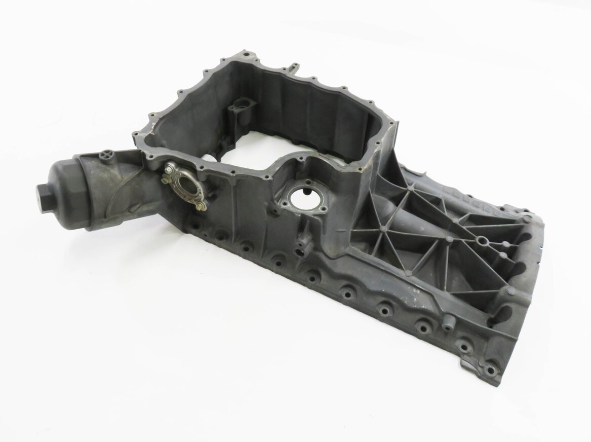 2011-2013 PORSCHE CAYENNE (958) 4.8L M48 V8 - UPPER ENGINE OIL PAN CRADLE