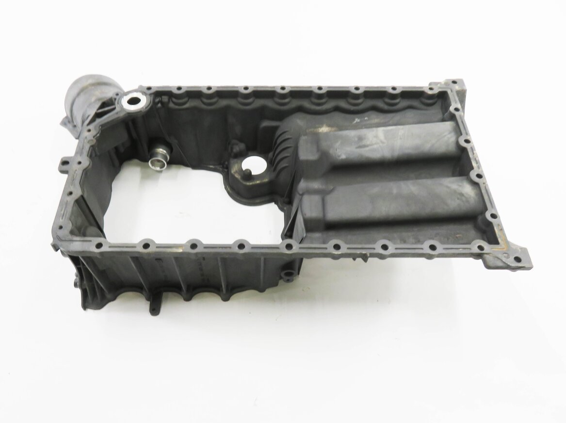 Thumbnail 7: 2011-2013 PORSCHE CAYENNE (958) 4.8L M48 V8 - UPPER ENGINE OIL PAN CRADLE
