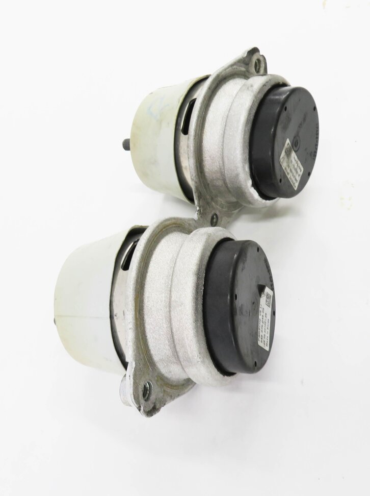 Thumbnail 3: 2011 PORSCHE CAYENNE (958) 4.8L M48 V8 ENGINE - MOTOR MOUNT SET-2