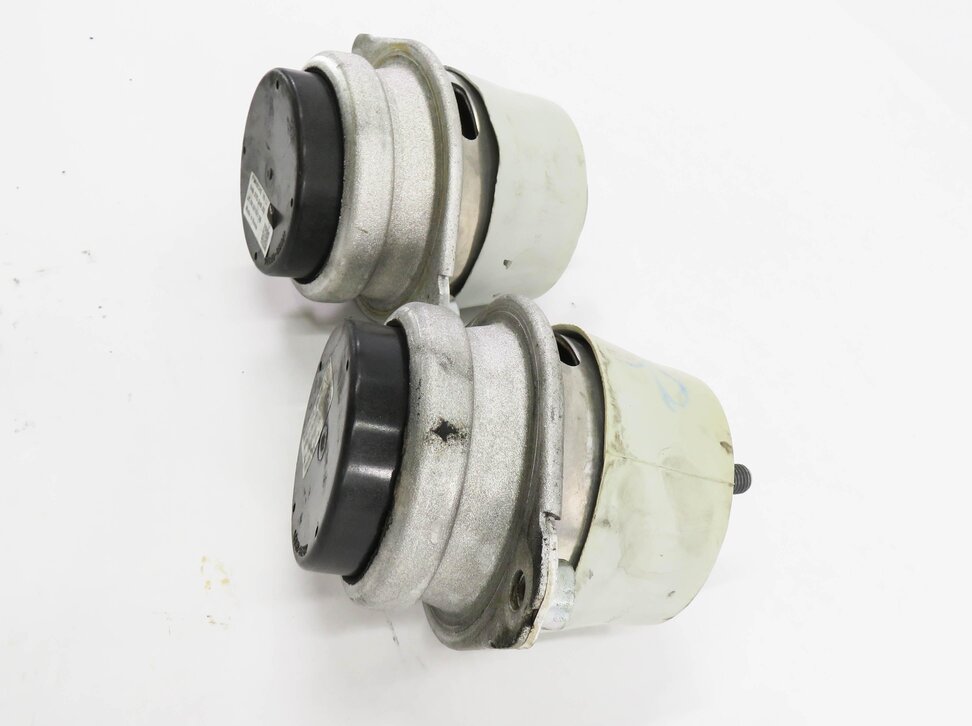 Thumbnail 4: 2011 PORSCHE CAYENNE (958) 4.8L M48 V8 ENGINE - MOTOR MOUNT SET-2