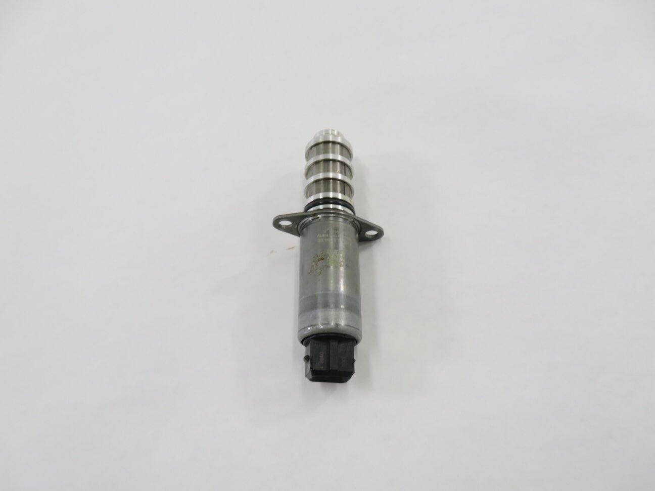 Thumbnail 2: 2011 PORSCHE CAYENNE (958) 4.8L ENGINE - VVT CAMSHAFT ADJUSTER TIMING SOLENOID
