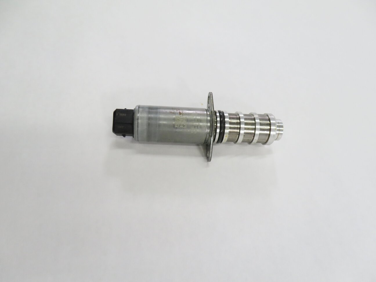 Thumbnail 3: 2011 PORSCHE CAYENNE (958) 4.8L ENGINE - VVT CAMSHAFT ADJUSTER TIMING SOLENOID