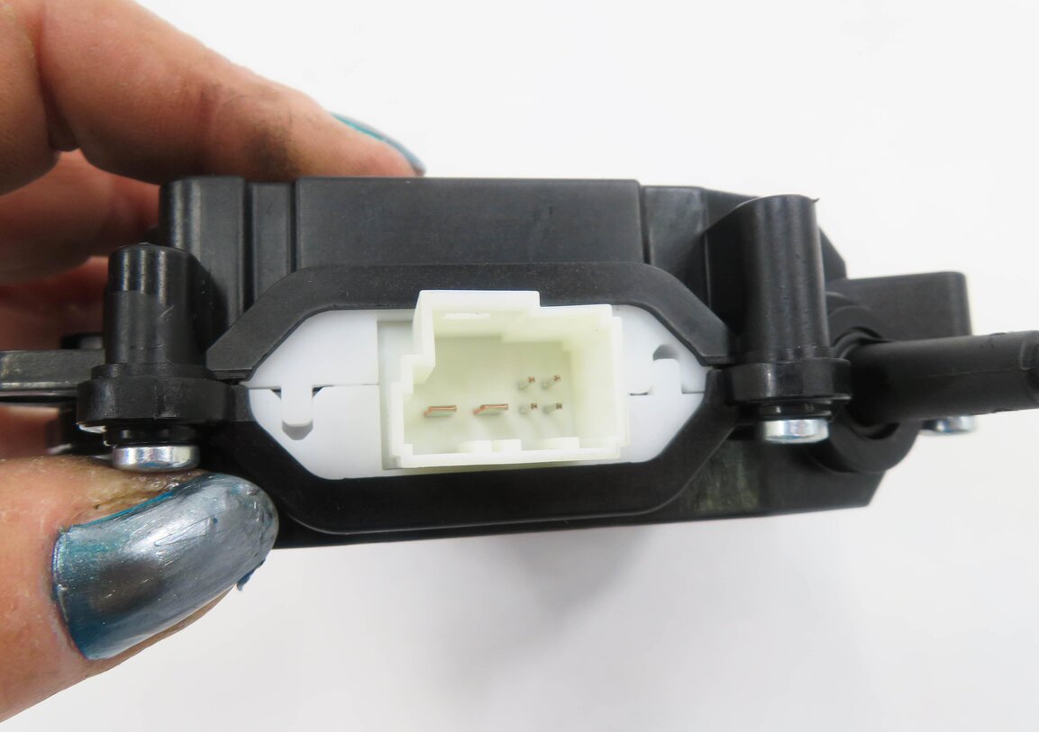 Thumbnail 8: 2012 BMW 528i (F10) REAR TRUNK SOFT CLOSE LOCK LATCH ACTUATOR MOTOR