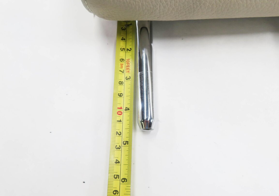 Thumbnail 10: 2012 BMW 528i (F10) REAR SEAT HEADREST SET-3 (OYSTER DAKOTA LEATHER LCCX)