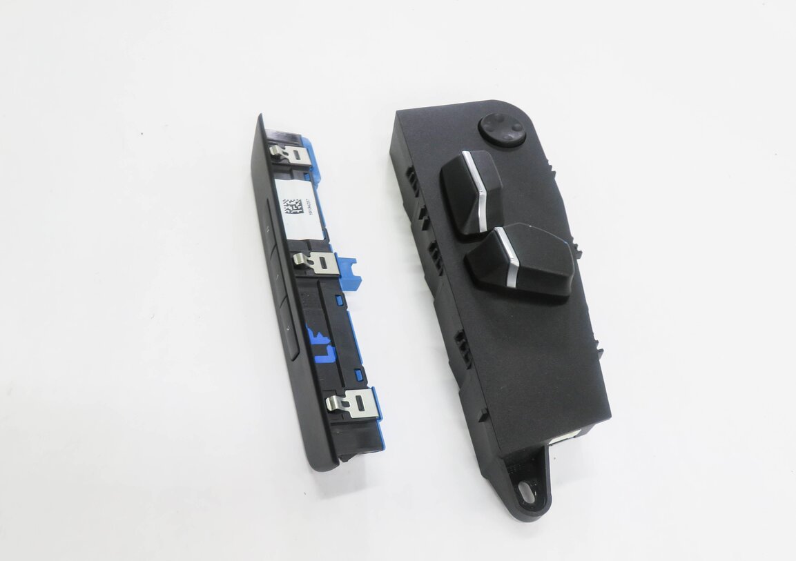 Thumbnail 4: 2012 BMW 528i (F10) LEFT FRONT DRIVER MEMORY SEAT ADJUSTMENT SWITCH