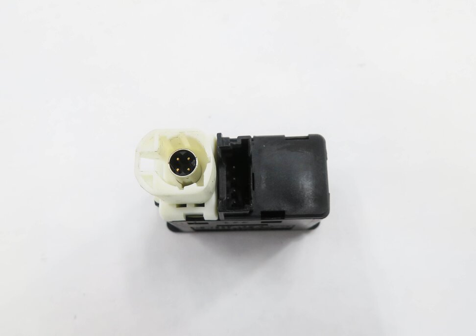 Thumbnail 5: 2012 BMW 528i (F10) RADIO STEREO AUX AUXILIARY AUDIO IN INPUT JACK w/ USB