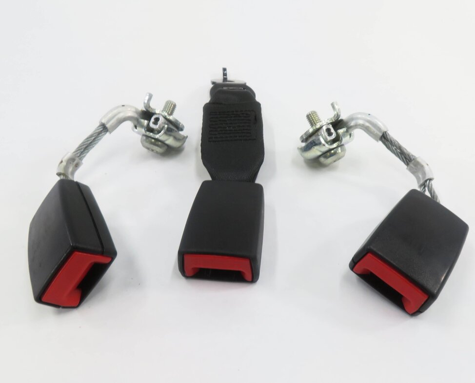 Thumbnail 2: 2012 BMW 528i (F10) REAR SEAT SEATBELT BUCKLE RECEIVER SET-3