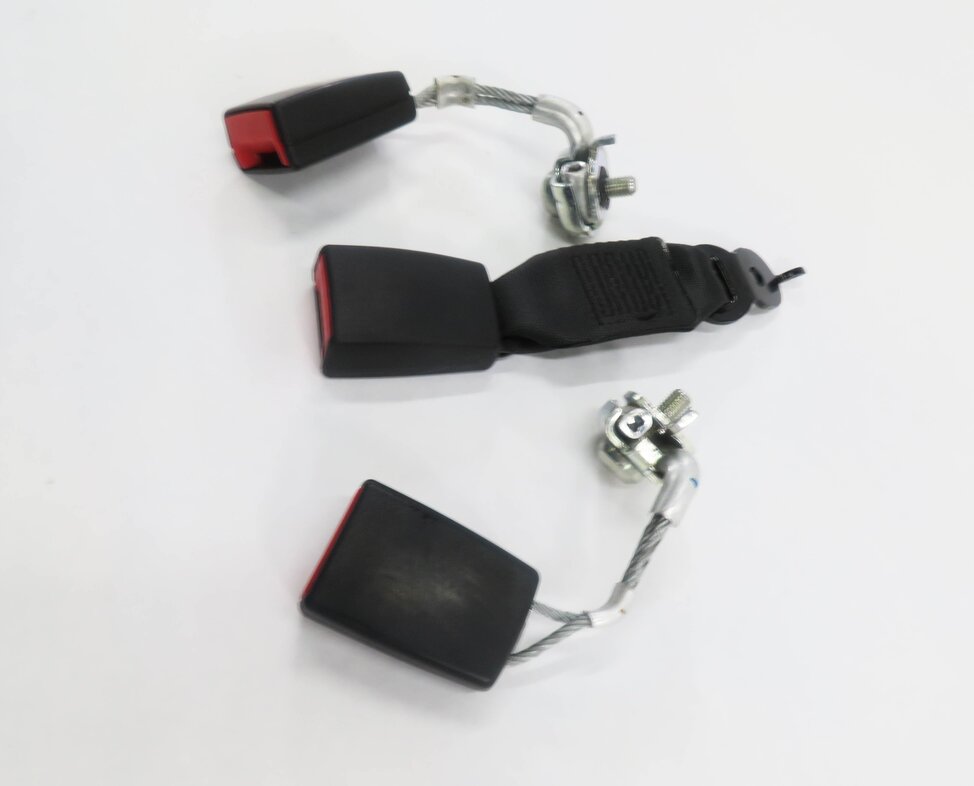 Thumbnail 4: 2012 BMW 528i (F10) REAR SEAT SEATBELT BUCKLE RECEIVER SET-3