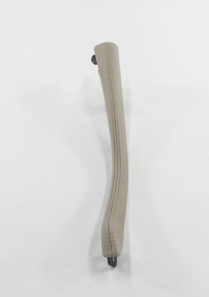 Thumbnail 3: 2012 BMW 528i (F10) LEFT FRONT DRIVER CENTER CONSOLE EDGE TRIM PIECE (OYSTER)