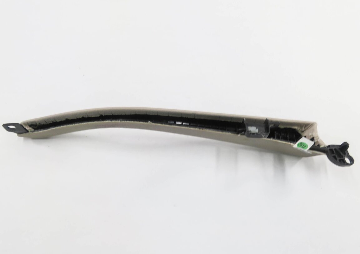 Thumbnail 5: 2012 BMW 528i (F10) LEFT FRONT DRIVER CENTER CONSOLE EDGE TRIM PIECE (OYSTER)
