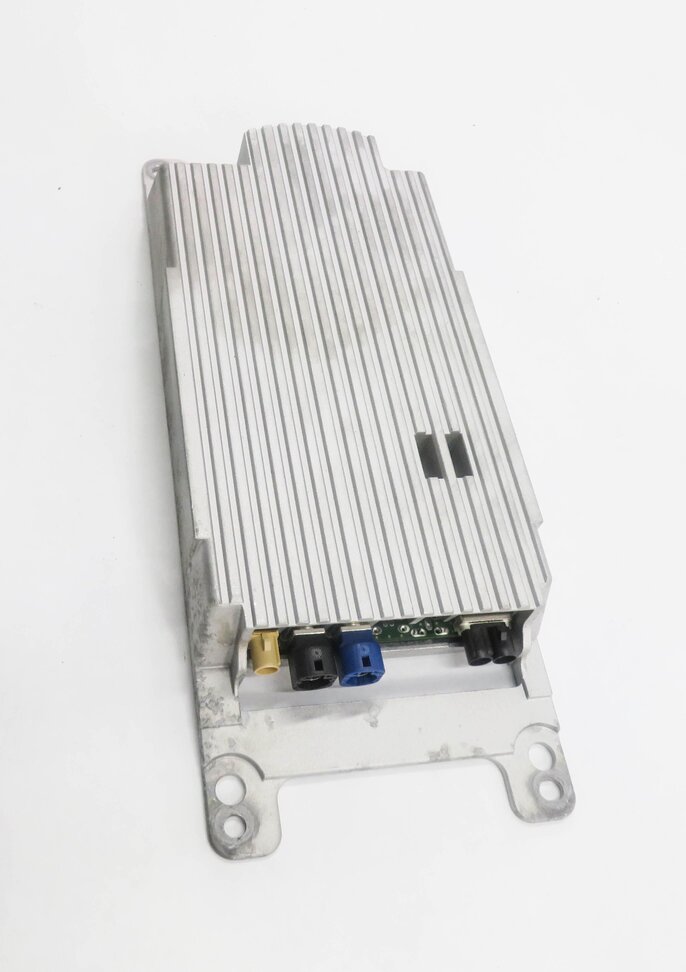 Thumbnail 4: 2012 BMW 528i (F10) BLUETOOTH TELEMATICS COMBOX CONTROL MODULE
