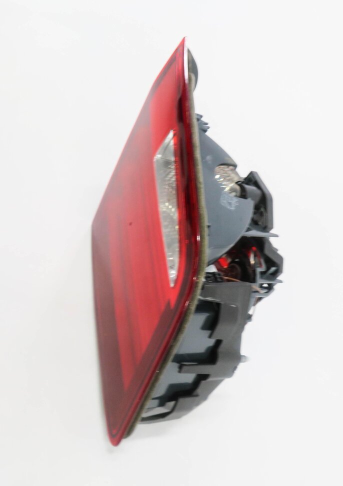 Thumbnail 4: 2011-2013 BMW 528i 535i 550i M5 (F10) LEFT REAR TRUNK LID TAILLIGHT LIGHT LAMP