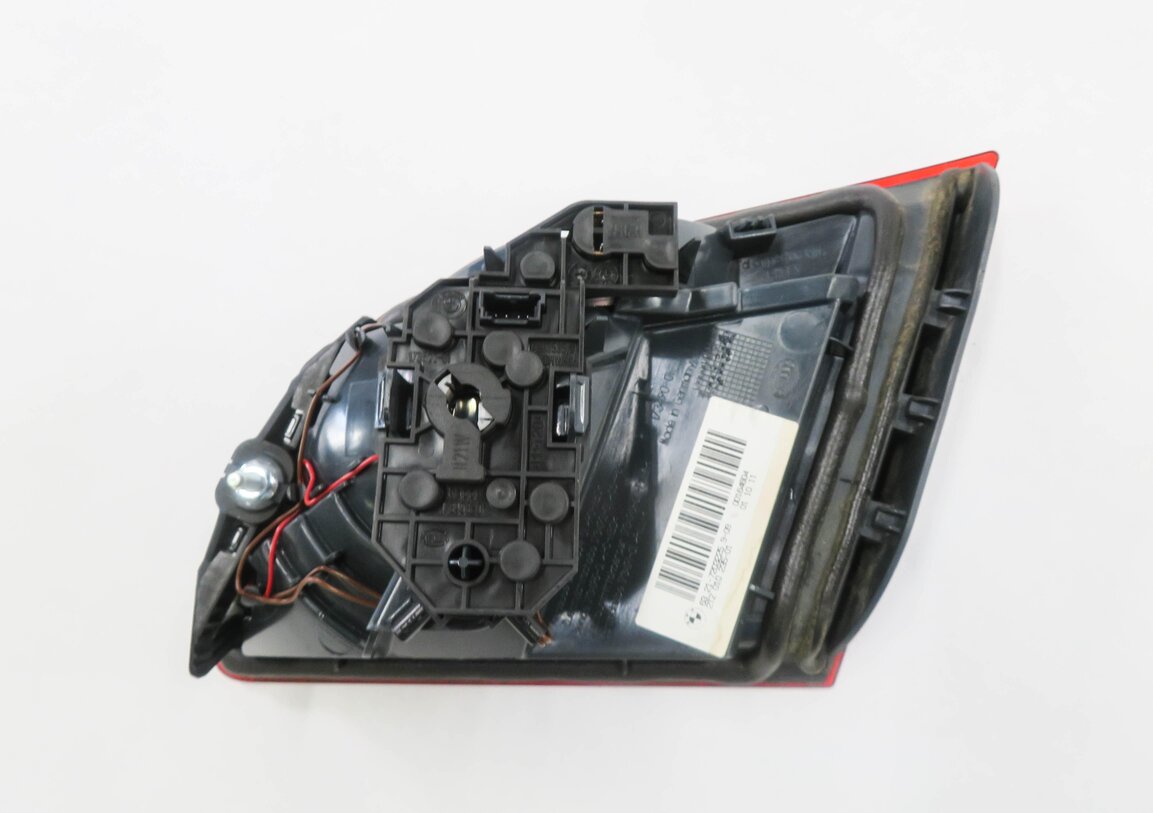 Thumbnail 6: 2011-2013 BMW 528i 535i 550i M5 (F10) LEFT REAR TRUNK LID TAILLIGHT LIGHT LAMP
