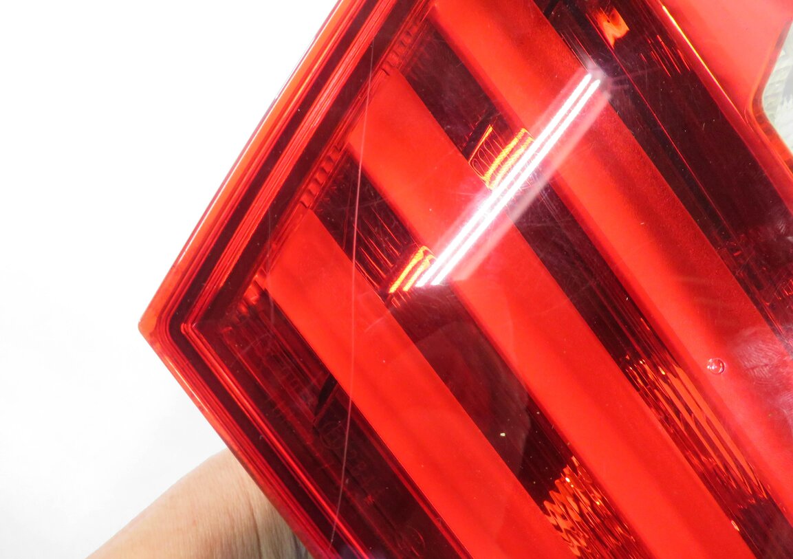Thumbnail 7: 2011-2013 BMW 528i 535i 550i M5 (F10) LEFT REAR TRUNK LID TAILLIGHT LIGHT LAMP