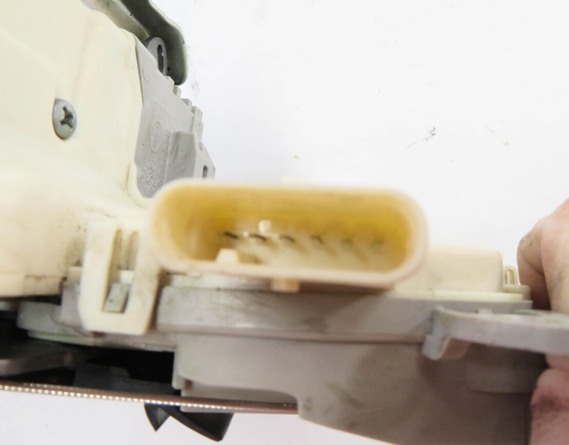 Thumbnail 7: 2010-2019 AUDI / PORSCHE A4 S4 A5 S5 A6 Q3 Q5 Q7 TT 911 - RIGHT FRONT DOOR LATCH
