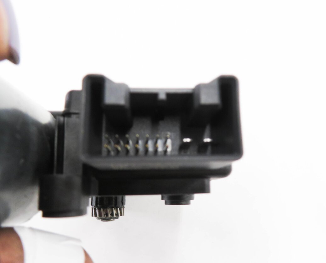 Thumbnail 6: 2007-2014 AUDI Q7 (4L) SUNROOF MOTOR / SUNSHADE MOTOR