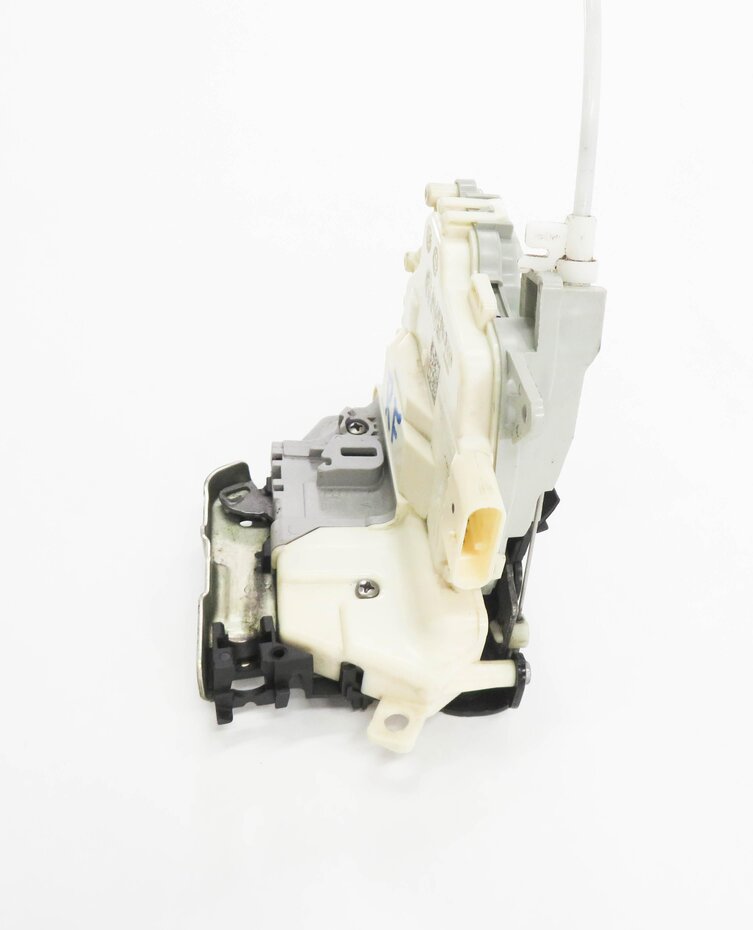 Thumbnail 3: 2010-2019 AUDI / PORSCHE A4 S4 A5 S5 A6 Q3 Q5 Q7 TT 911 - RIGHT FRONT DOOR LATCH