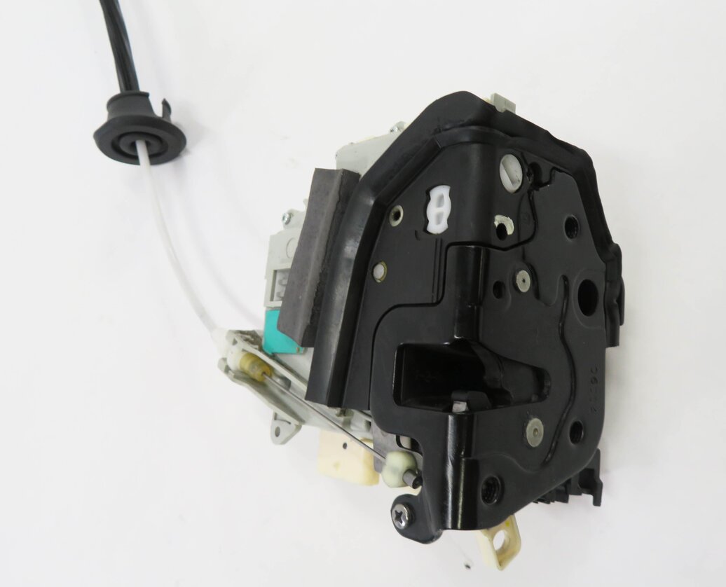 Thumbnail 6: 2010-2019 AUDI / PORSCHE A4 S4 A5 S5 A6 Q3 Q5 Q7 TT 911 - RIGHT FRONT DOOR LATCH