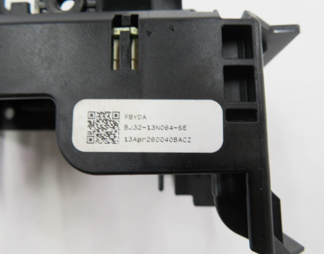 Thumbnail 6: 2013 RANGE ROVER EVOQUE (L538) STEERING COLUMN COMBINATION SWITCH BASE CIRCUIT