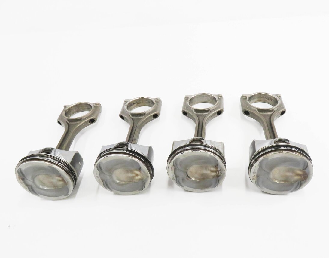 Thumbnail 3: 2013 RANGE ROVER EVOQUE (L538) 2.0L TURBO ENGINE - PISTON w/ CONNECTING ROD SET
