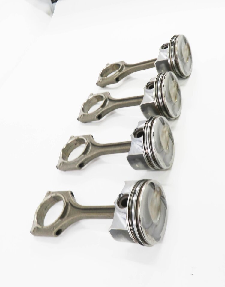 Thumbnail 5: 2013 RANGE ROVER EVOQUE (L538) 2.0L TURBO ENGINE - PISTON w/ CONNECTING ROD SET