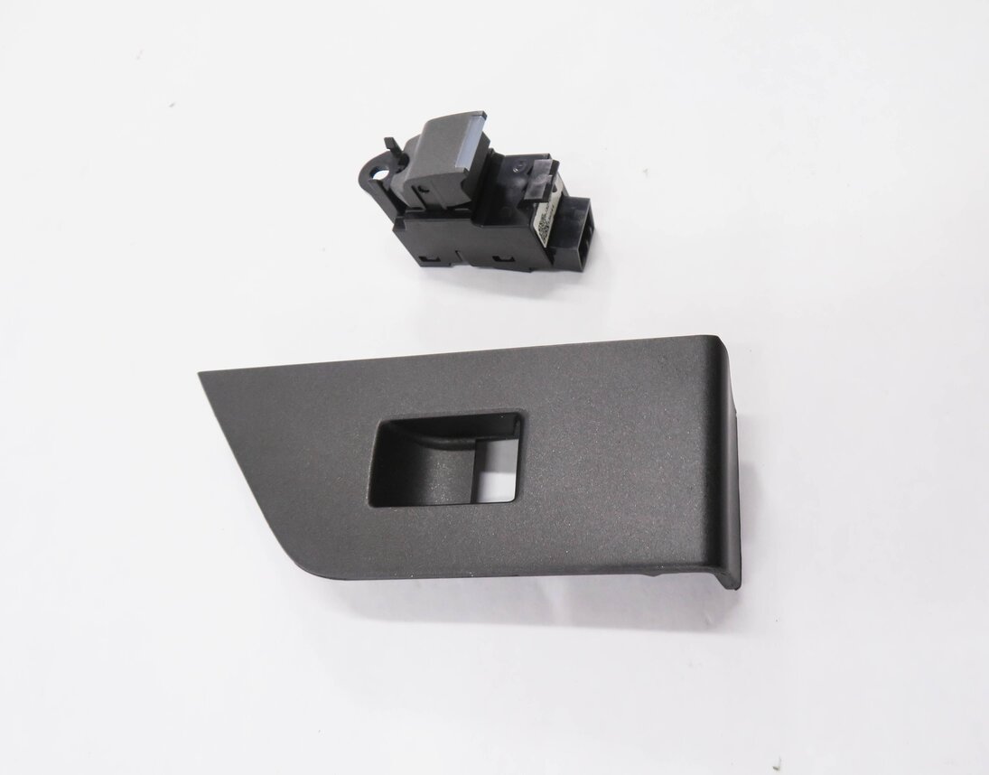Thumbnail 3: 2013 RANGE ROVER EVOQUE (L538) LEFT REAR DOOR WINDOW SWITCH w/ TRIM
