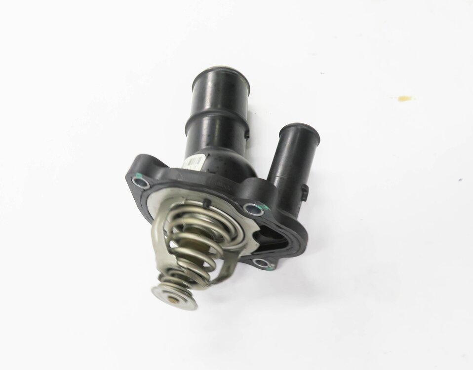 Thumbnail 4: 2013 RANGE ROVER EVOQUE (L538) 2.0L TURBO ENGINE - THERMOSTAT HOUSING