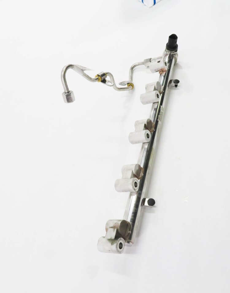 Thumbnail 4: 2013 RANGE ROVER EVOQUE (L538) 2.0L TURBO ENGINE - FUEL RAIL FUEL INJECTOR RAIL