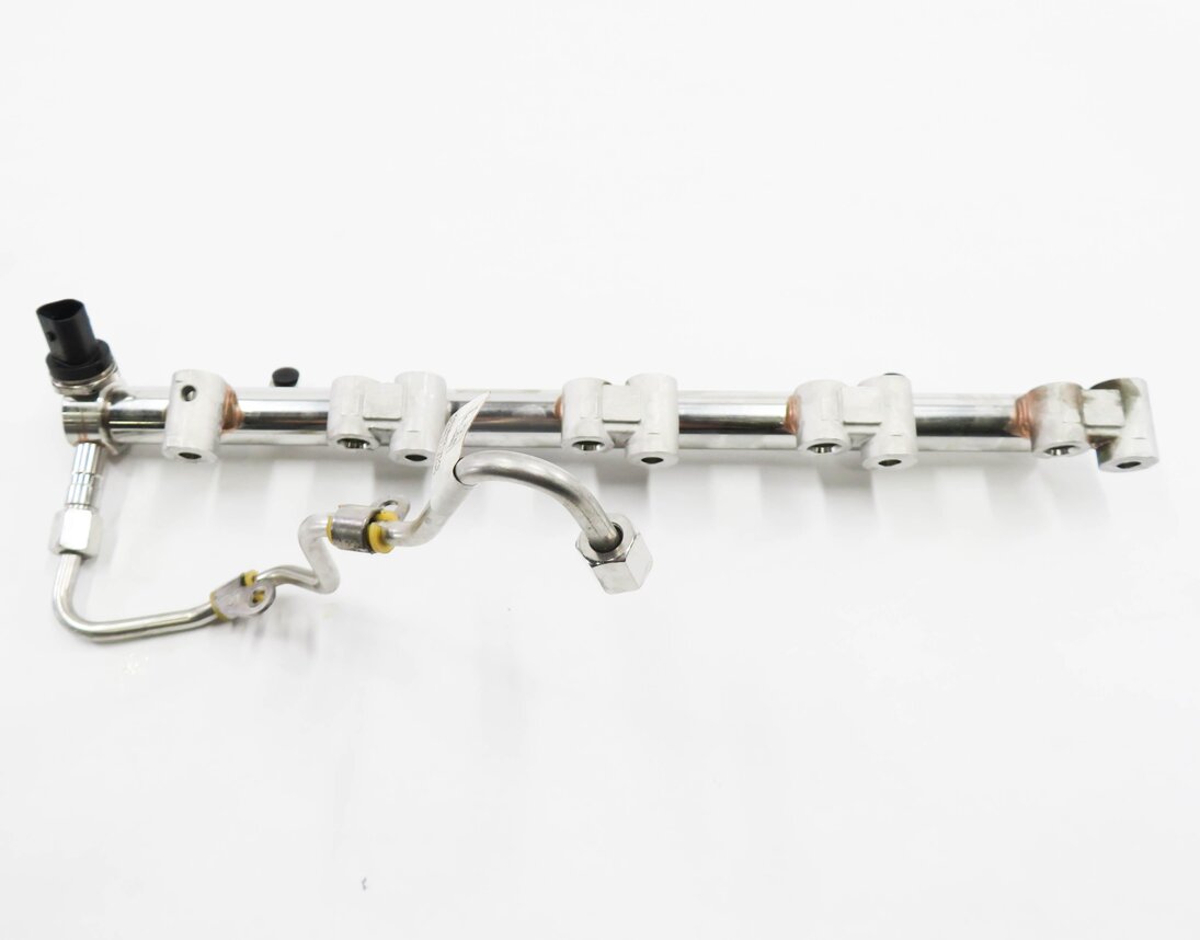 Thumbnail 5: 2013 RANGE ROVER EVOQUE (L538) 2.0L TURBO ENGINE - FUEL RAIL FUEL INJECTOR RAIL