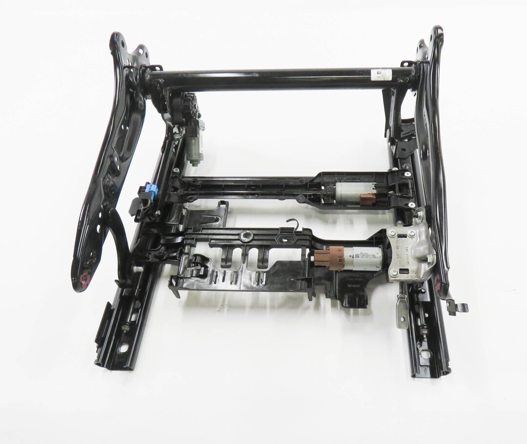 Thumbnail 2: 2018 MERCEDES C300 (W205) LEFT FRONT DRIVER SEAT TRACK w/ MOTORS (MEMORY)