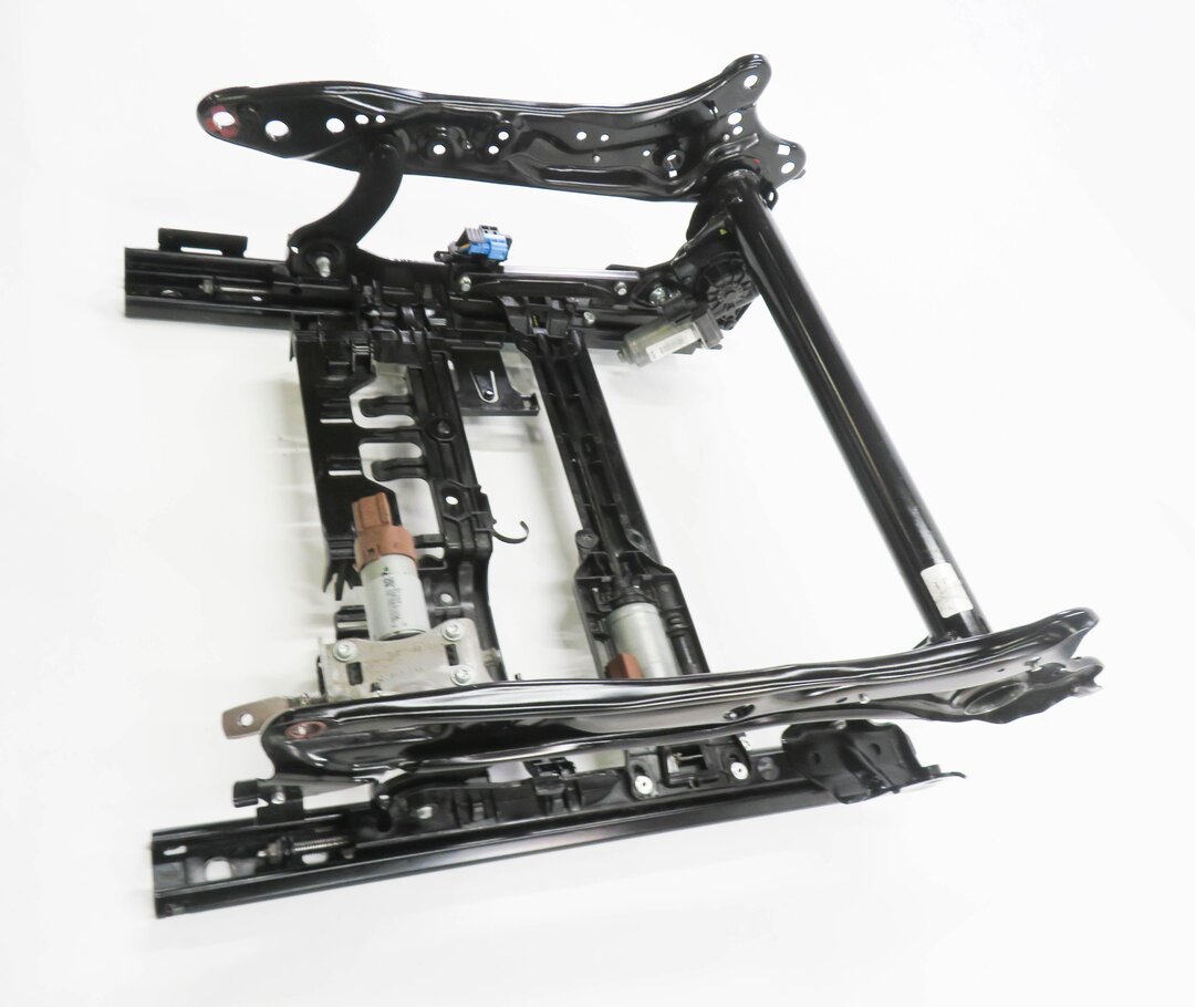 Thumbnail 3: 2018 MERCEDES C300 (W205) LEFT FRONT DRIVER SEAT TRACK w/ MOTORS (MEMORY)