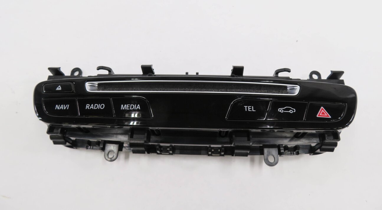 Thumbnail 2: 2018 MERCEDES C300 (W205) RADIO NAVIGATION MEDIA PHONE HAZARD SWITCH BUTTON