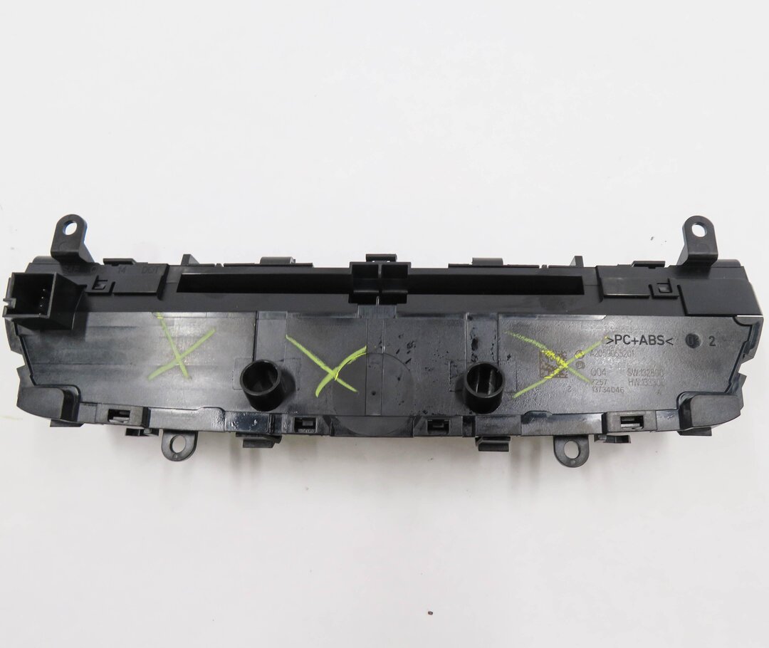 Thumbnail 6: 2018 MERCEDES C300 (W205) RADIO NAVIGATION MEDIA PHONE HAZARD SWITCH BUTTON