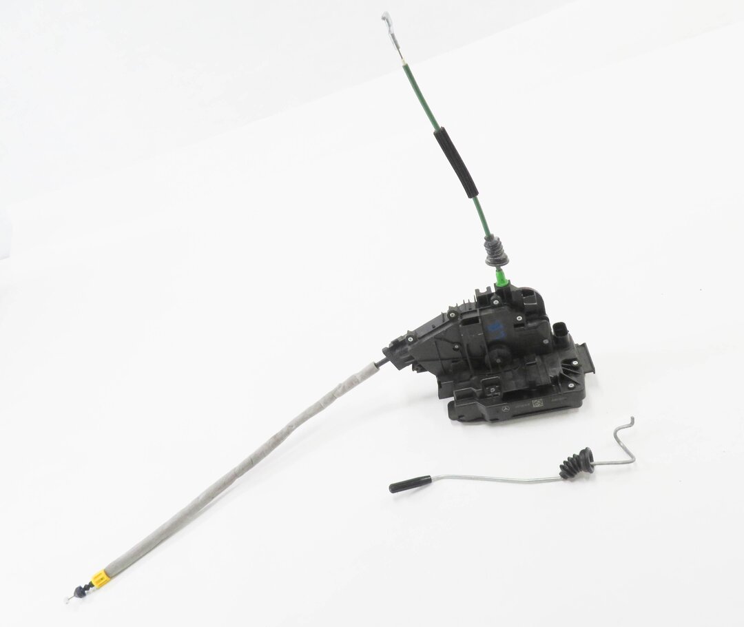 Thumbnail 1: 2015-2021 MERCEDES C300 C350 C400 C450 E300 E400 E450 GLC - LEFT REAR DOOR LATCH