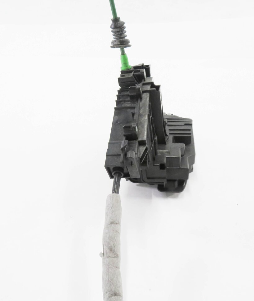 Thumbnail 4: 2015-2021 MERCEDES C300 C350 C400 C450 E300 E400 E450 GLC - LEFT REAR DOOR LATCH