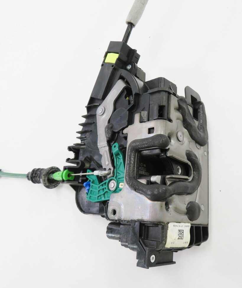 Thumbnail 5: 2015-2021 MERCEDES C300 C350 C400 C450 E300 E400 E450 GLC - LEFT REAR DOOR LATCH