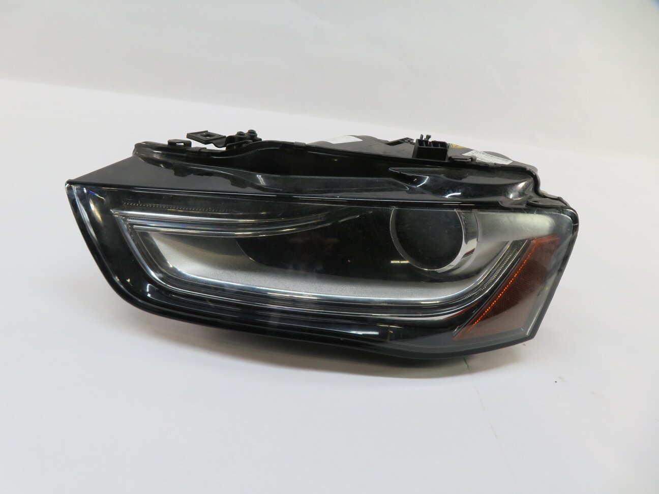 Thumbnail 2: 13-16 AUDI A4 S4 (B8 8K) LEFT DRIVER XENON HID HEADLIGHT LIGHT LAMP (NON AFS)