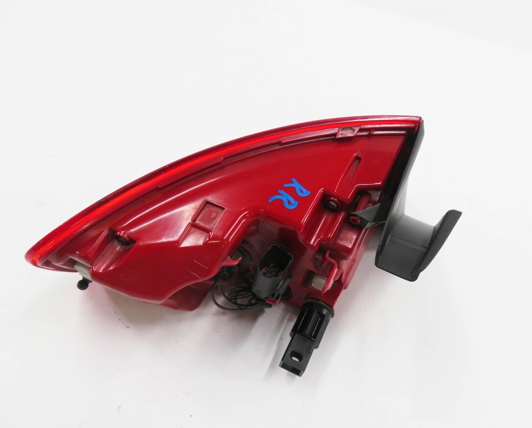 Thumbnail 6: 13-16 AUDI A4 S4 (B8 8K) RIGHT - QUARTER PANEL LED TAILLIGHT BRAKE LIGHT LAMP