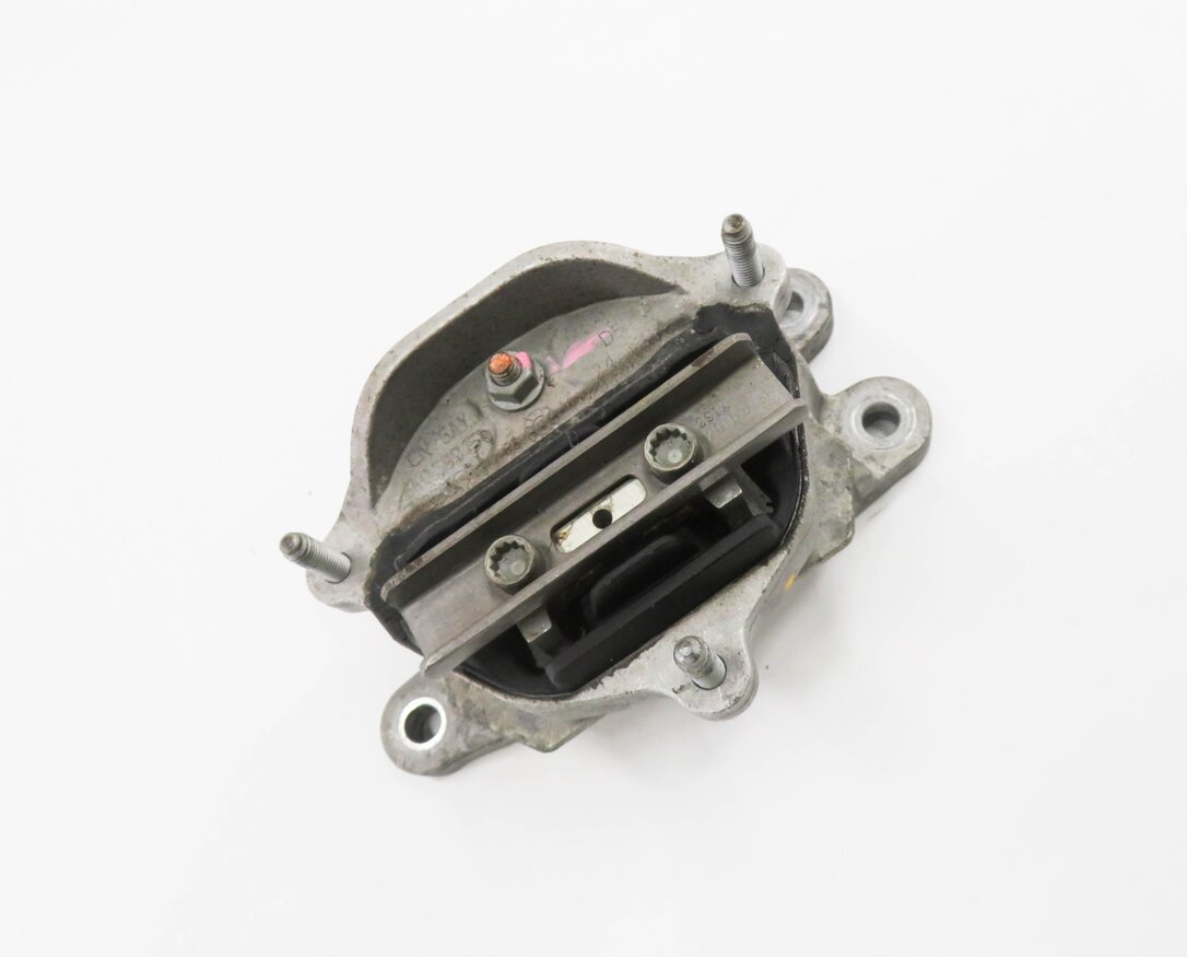 2015 AUDI S4 (B8 8K) 3.0L CTUB SUPERCHARGED ENGINE - TRANSMISSION MOUNT BRACKET