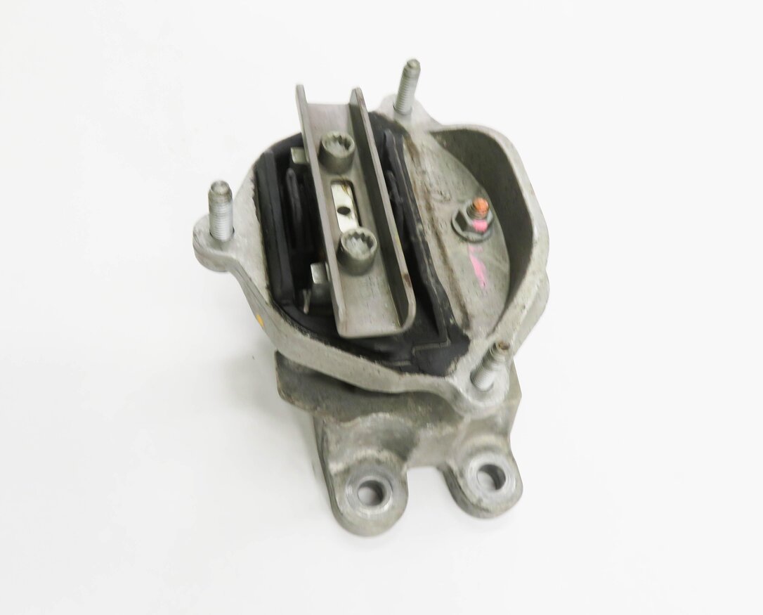 Thumbnail 3: 2015 AUDI S4 (B8 8K) 3.0L CTUB SUPERCHARGED ENGINE - TRANSMISSION MOUNT BRACKET